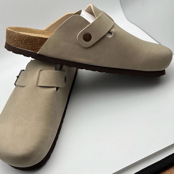 CUSHIONAIRE Women’s Clog 8 WIDE SAND - Picture 6 of 7